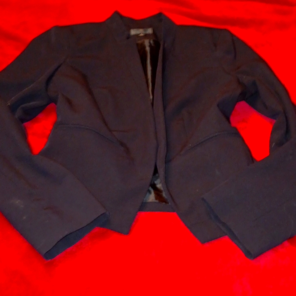 WORTHINGTON. Black, long sleeved blazer with open front.